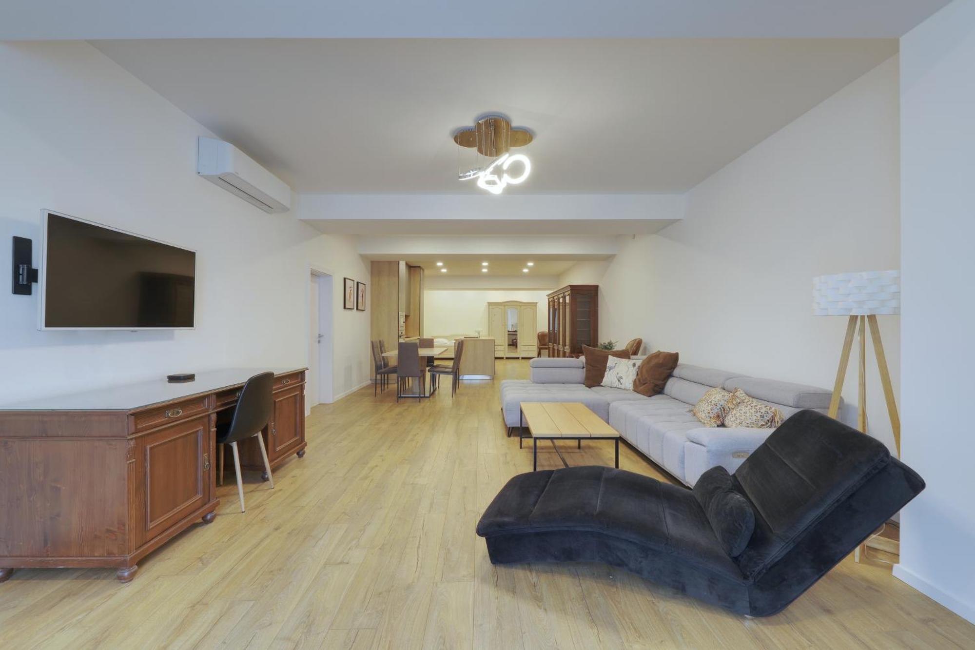Shone Apartment Old Town 2 Bedroom Bratislava Bagian luar foto