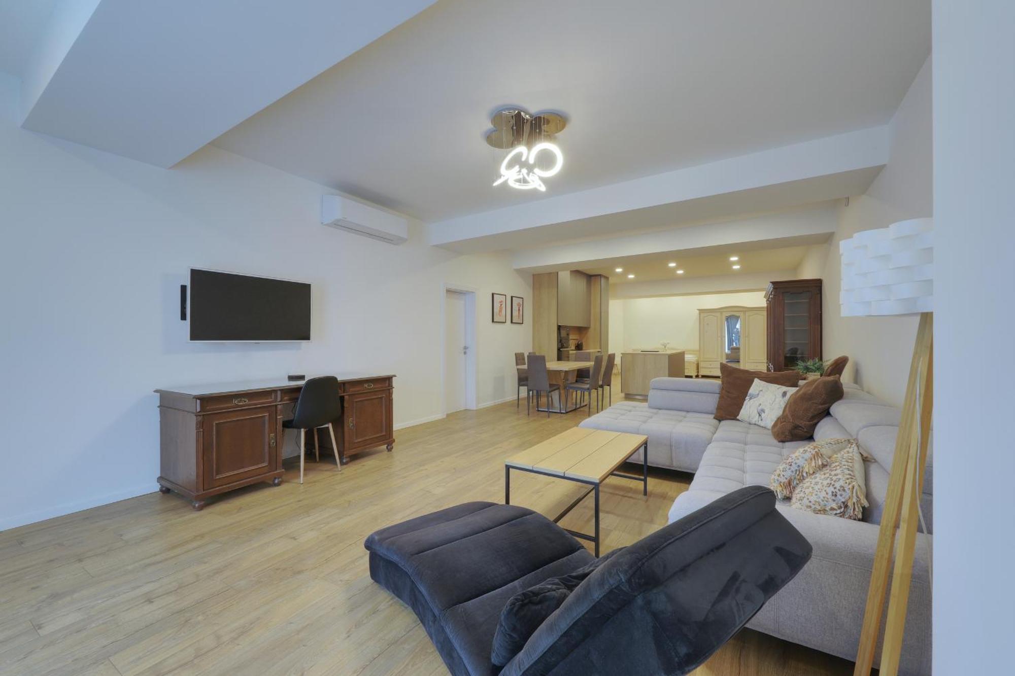 Shone Apartment Old Town 2 Bedroom Bratislava Bagian luar foto