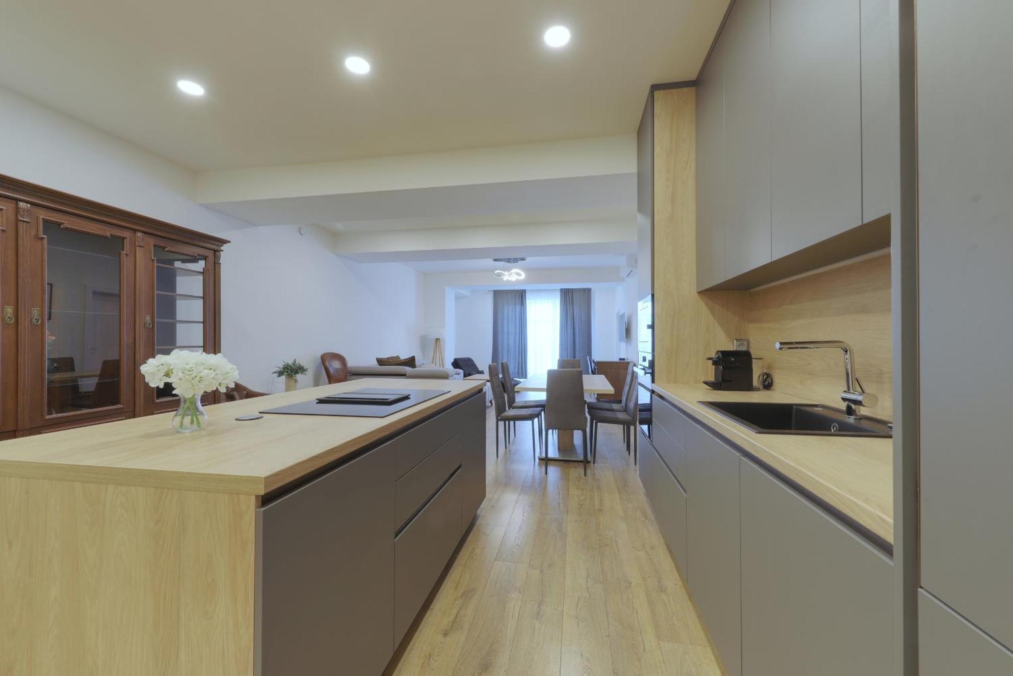 Shone Apartment Old Town 2 Bedroom Bratislava Bagian luar foto