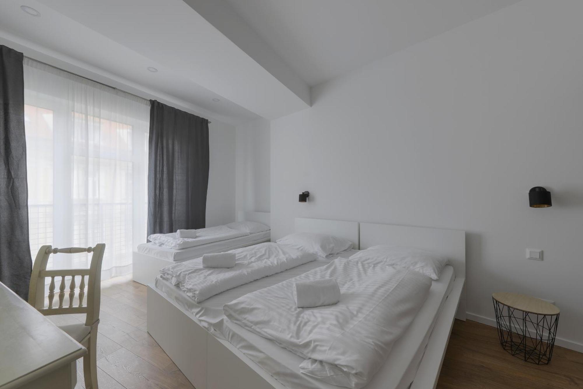 Shone Apartment Old Town 2 Bedroom Bratislava Bagian luar foto