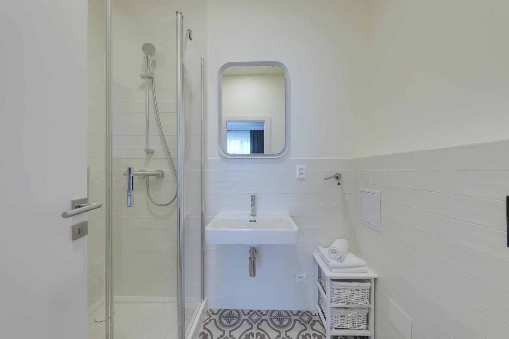Shone Apartment Old Town 2 Bedroom Bratislava Bagian luar foto
