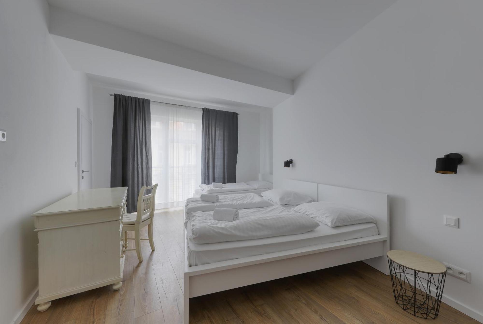 Shone Apartment Old Town 2 Bedroom Bratislava Bagian luar foto
