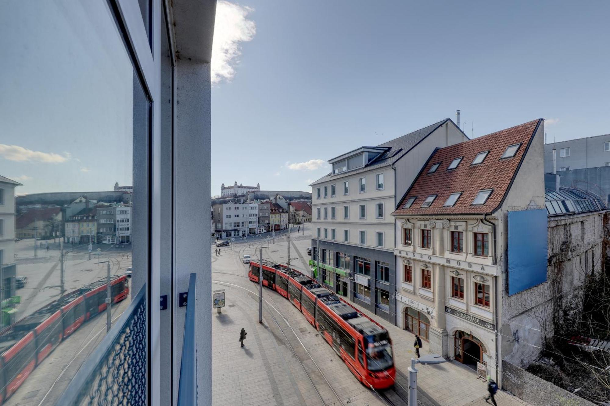 Shone Apartment Old Town 2 Bedroom Bratislava Bagian luar foto
